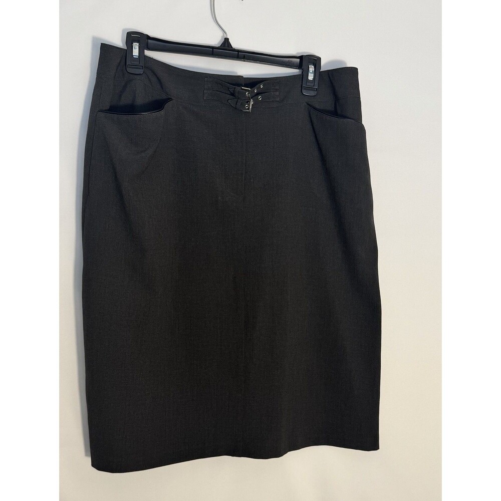 Women’s Larry Levine Stretch Dark Gray Skirt. Size 16 Leather Trim Pockets